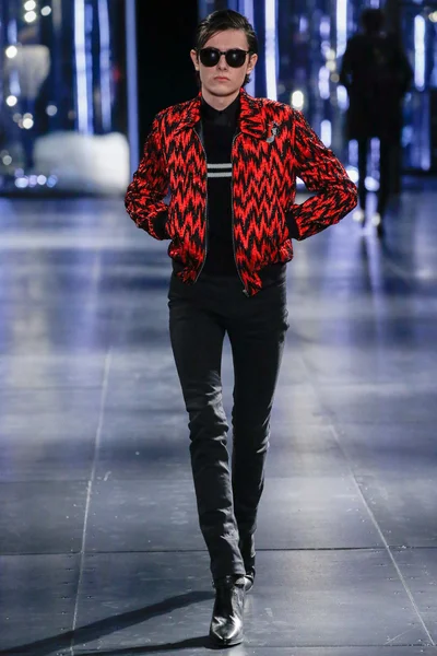 Look 48